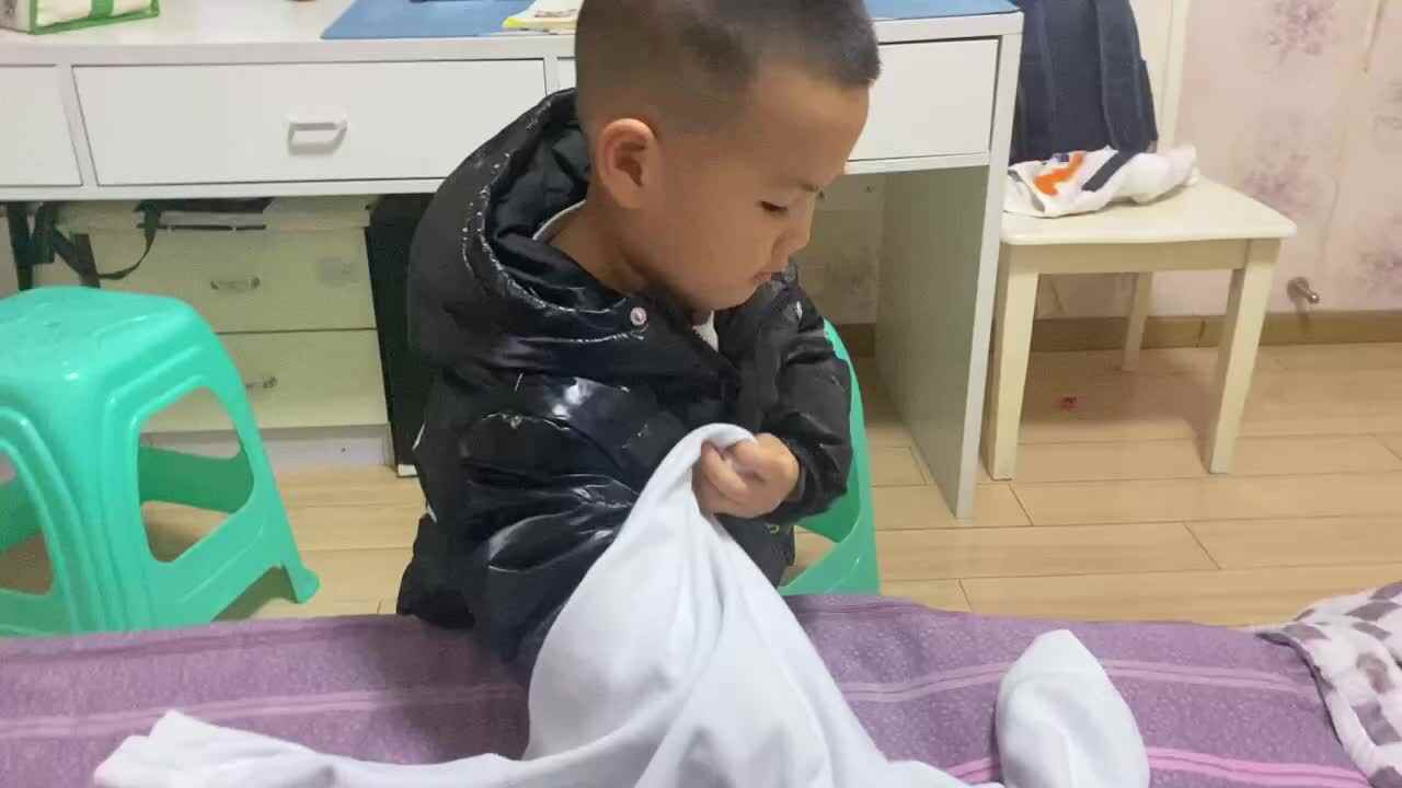 ⁣中B班吕子垚练习（翻衣袖）20231207