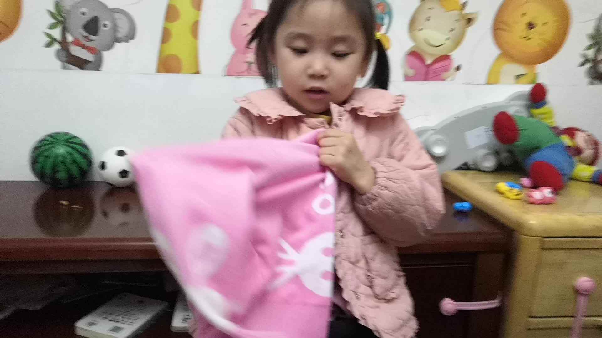 中B班12月7张芷萱练习翻袖子