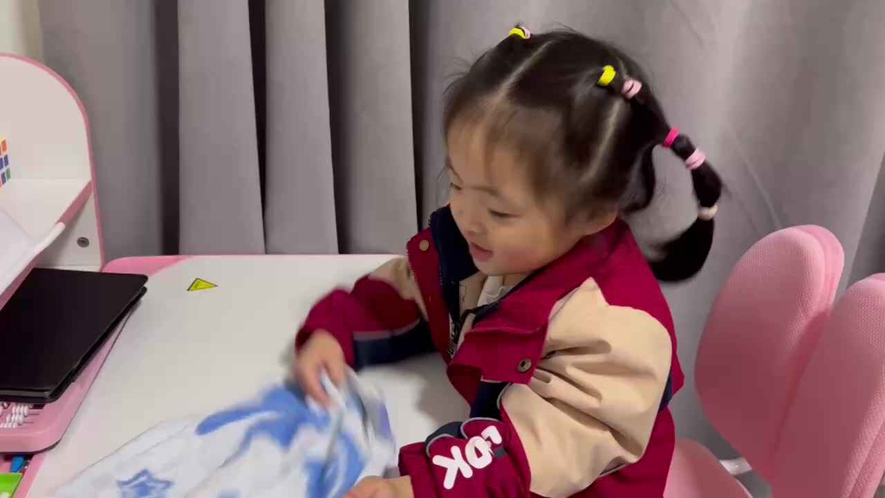 小A班2023.12.13艾琰茹—擦桌子