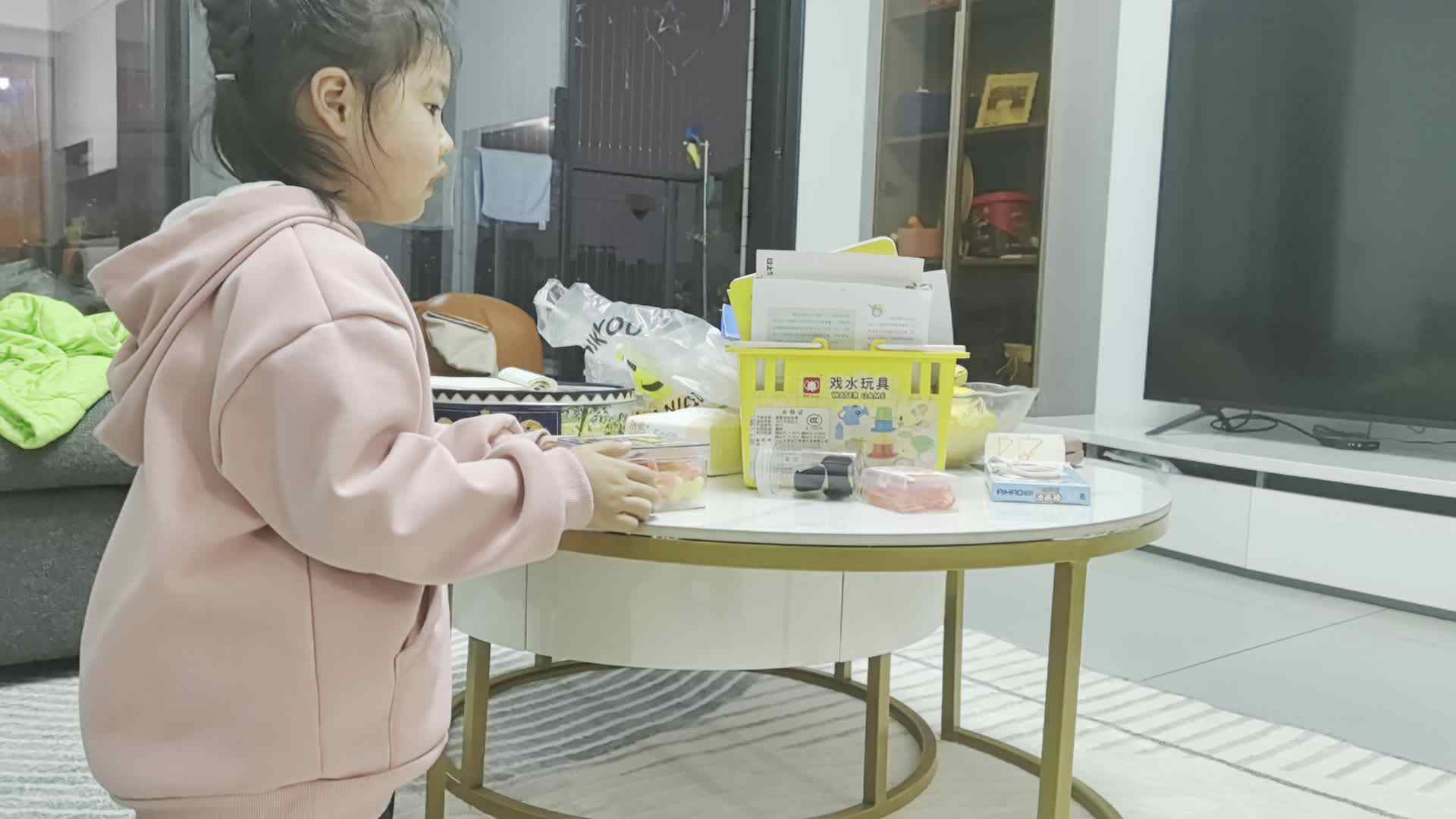 寻找球体、正方体、长方体、圆柱体
