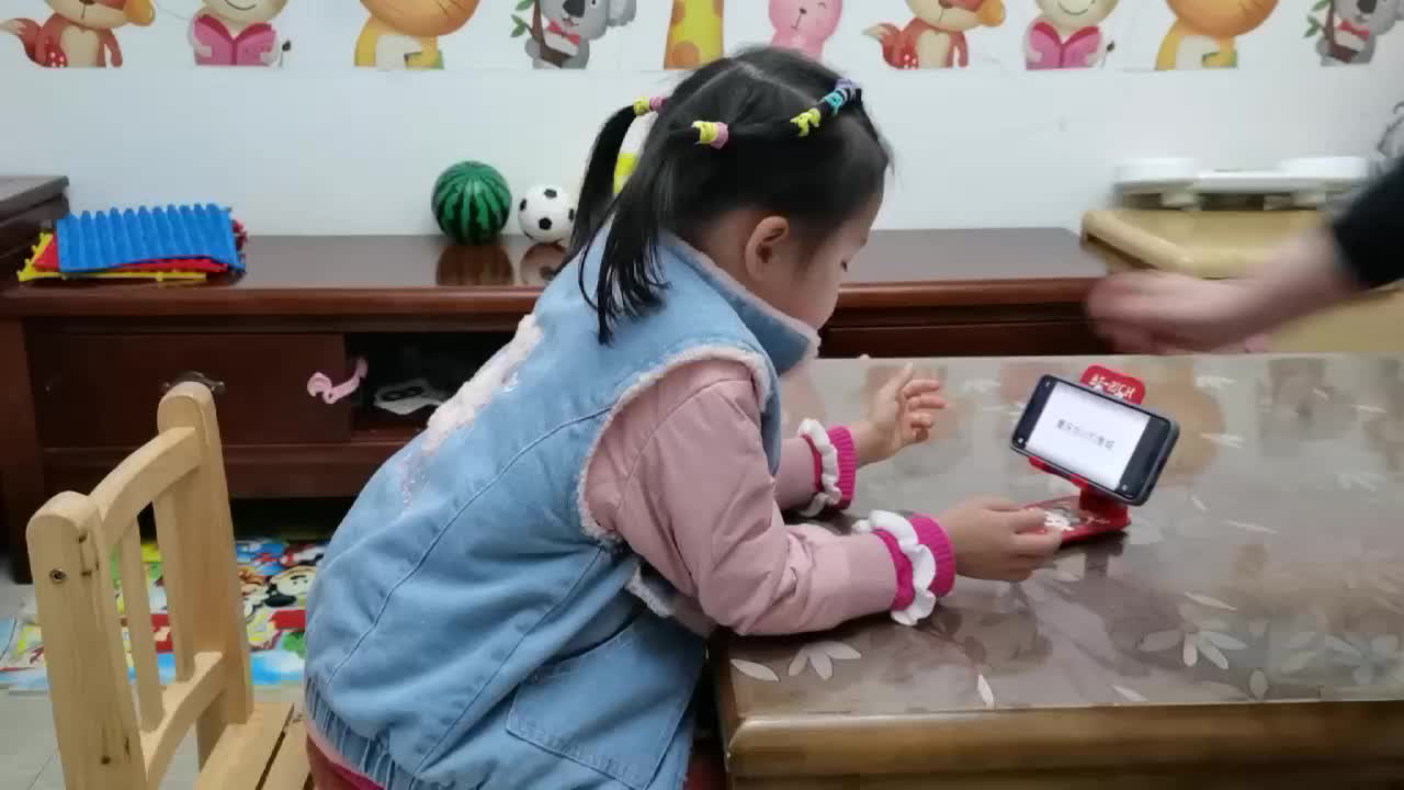 中B班12月1张芷萱观看视频《合川钓鱼城》