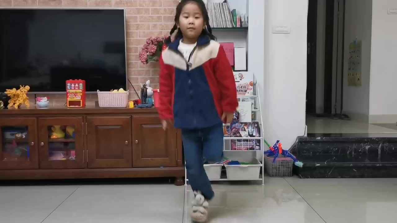 单脚跳左右10次