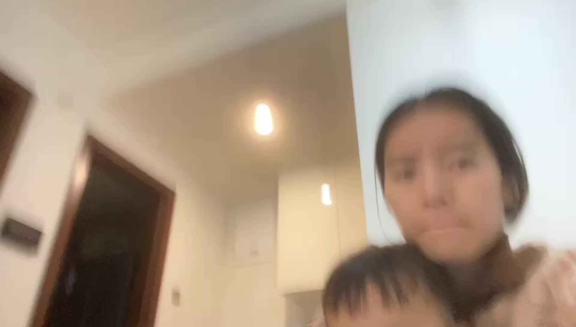 周昊燃背诵古诗认识数字