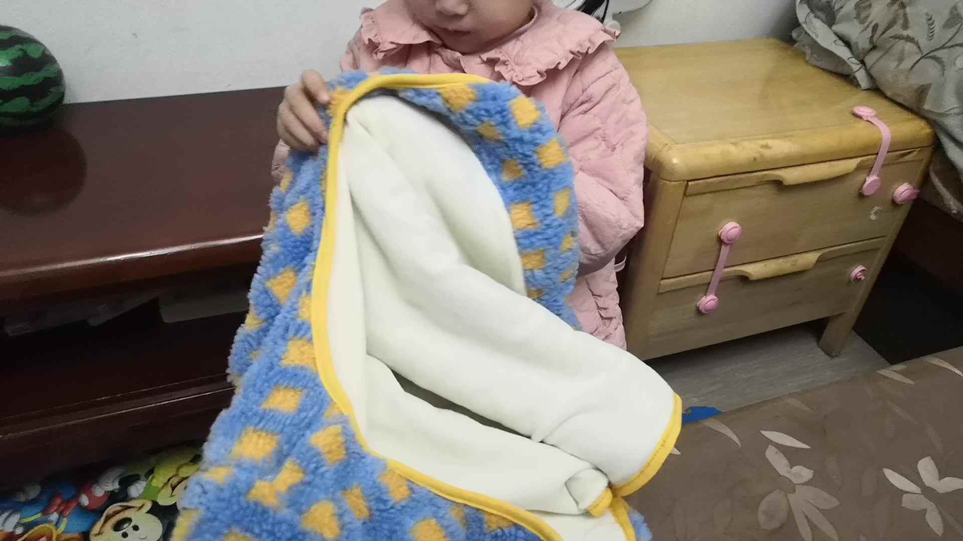 中B班12月8张芷萱练习翻袖子