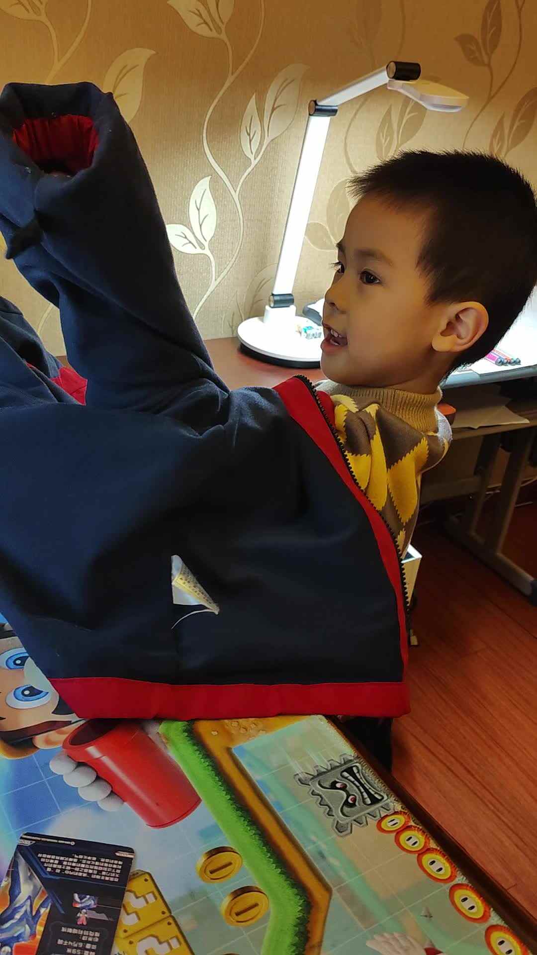 中b班刘倬宇反衣袖VID_20231206_211005.mp4