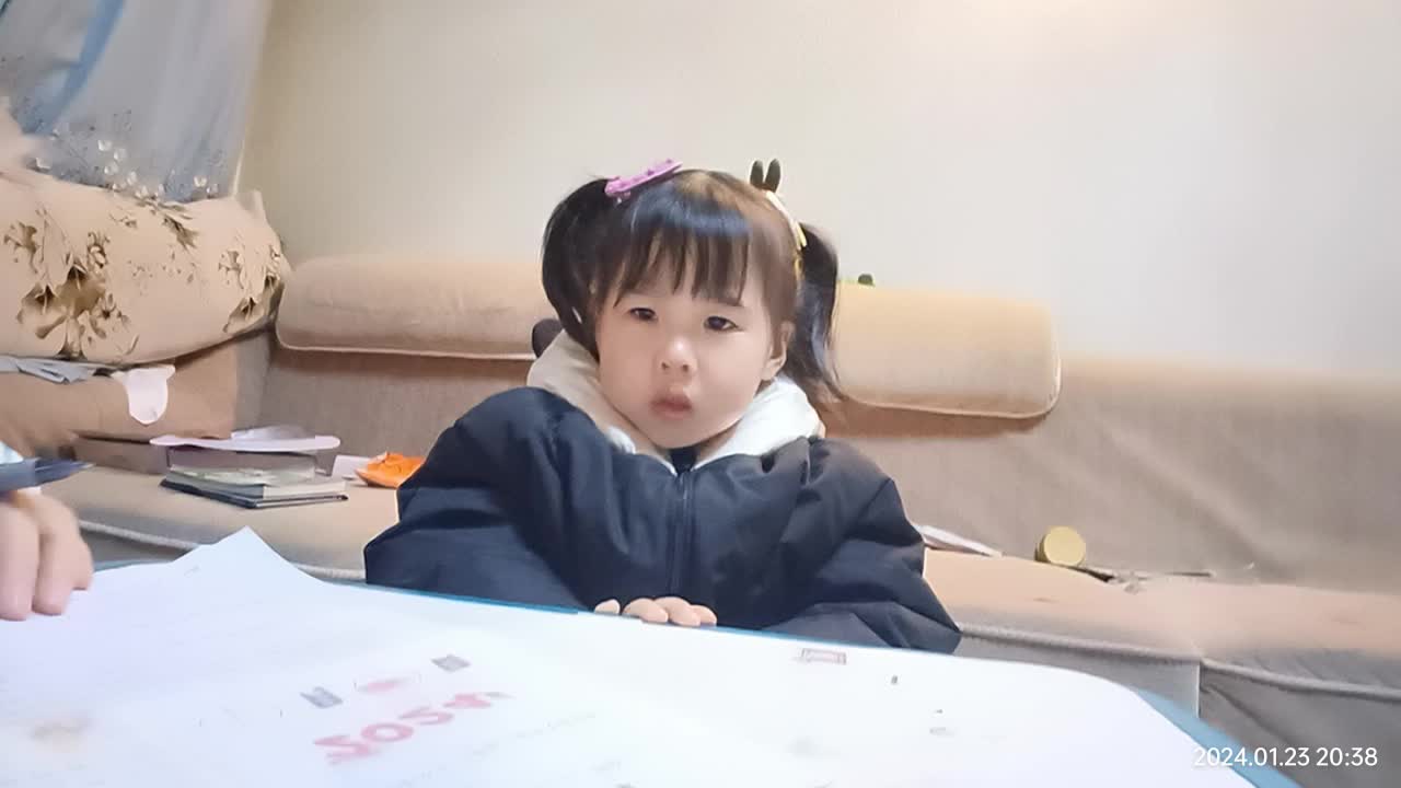 20240123中A于陈昱挽袖子.mp4