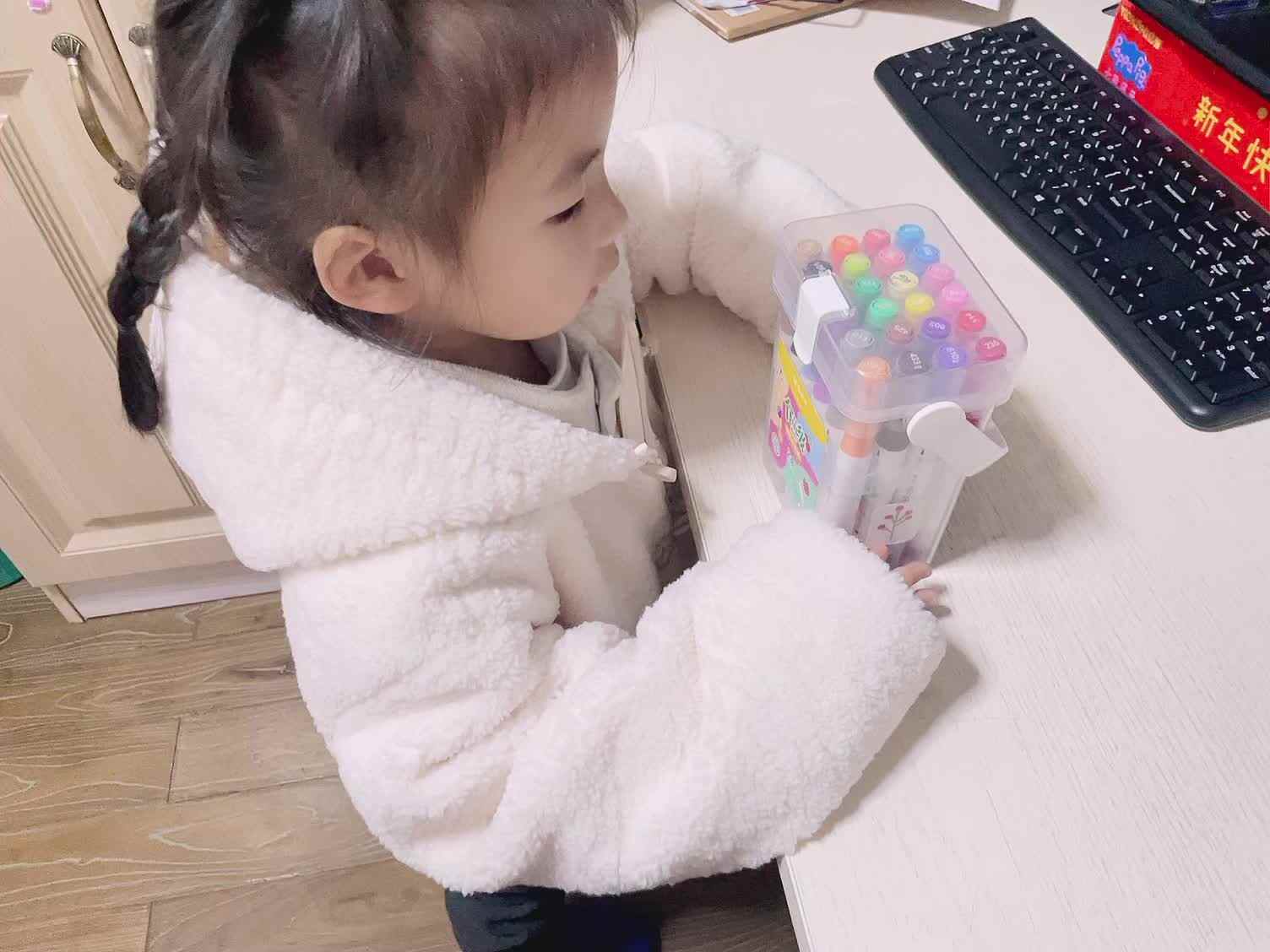 大B班蒲依诺2024.1.8日(表达物品的方位).mp4