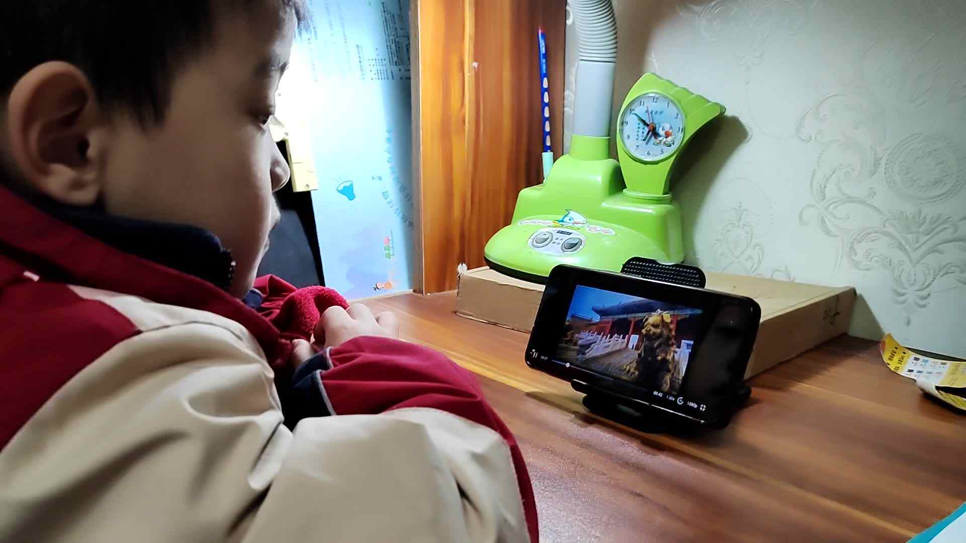 VID_20240112_194253.mp4