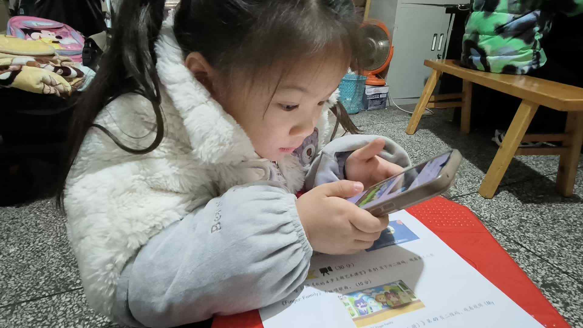 ⁣中a班唐依依finger  family