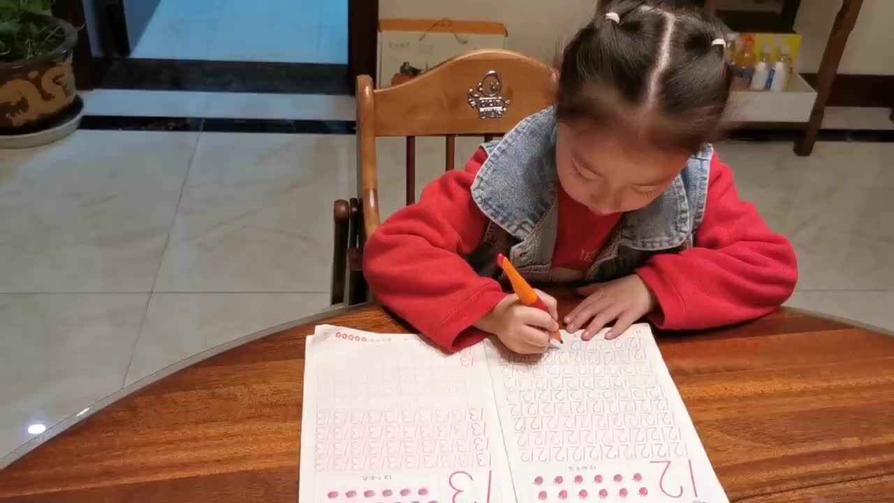 李芊仪书写数字12