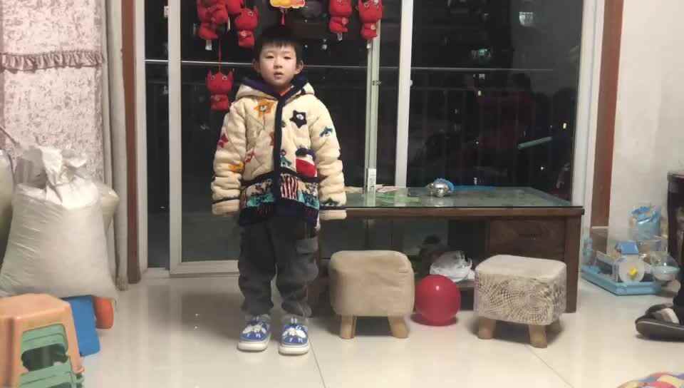 ⁣2023.01.01大B班  原地并脚跳