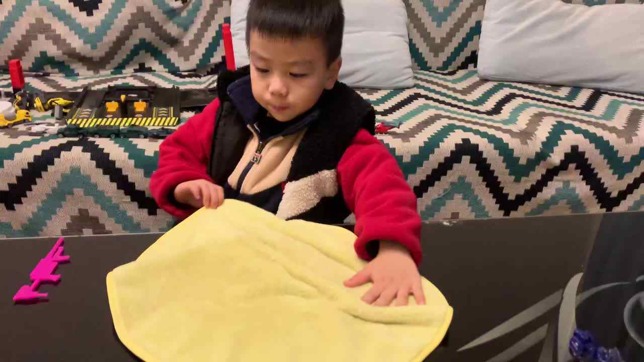 中B班杨育寒练习擦手