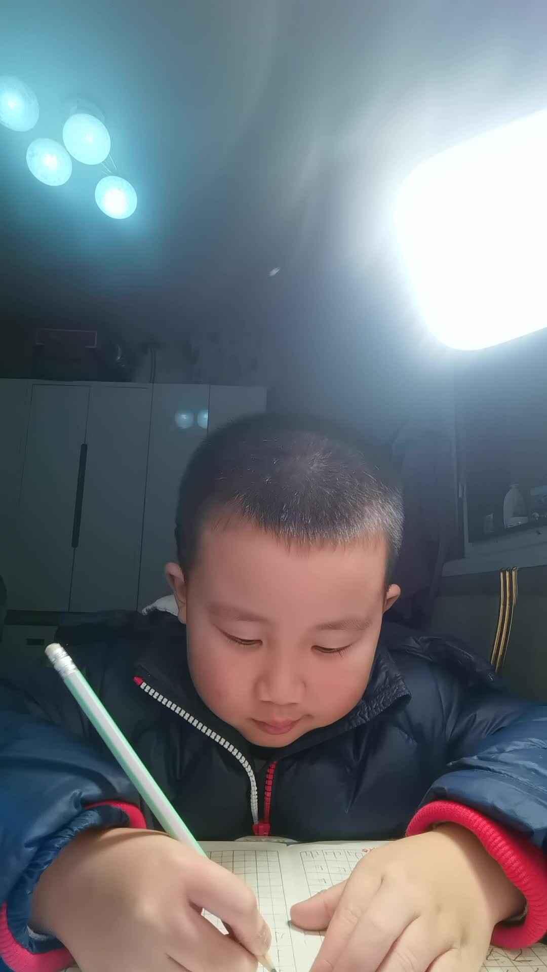 VID_20240101_182159.mp4