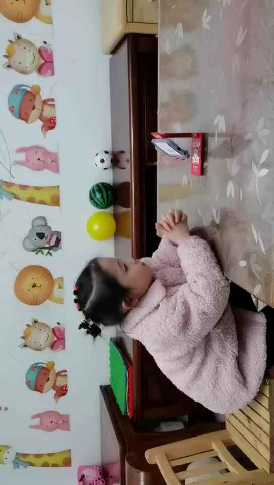 中B班1月10张芷萱练习英文儿歌