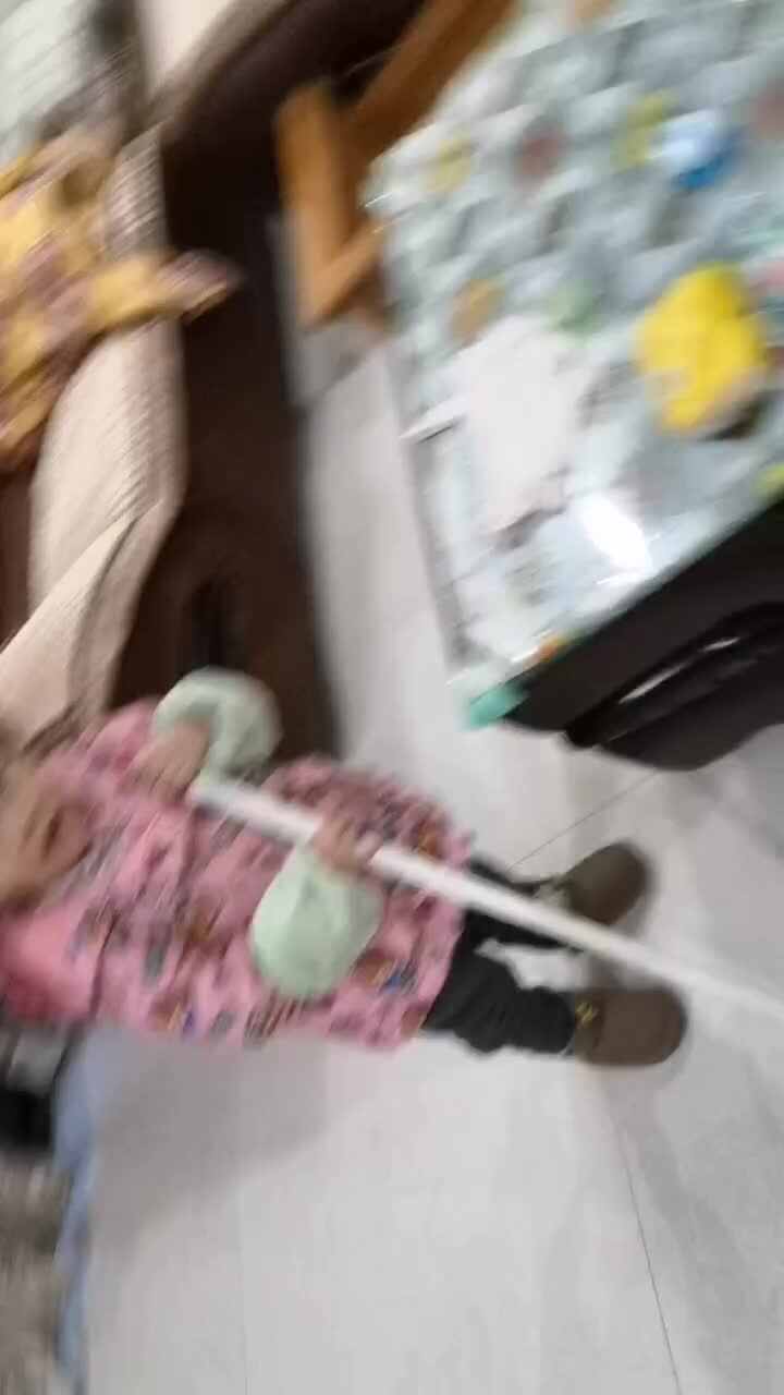 中A班李盈莹 练习扫地