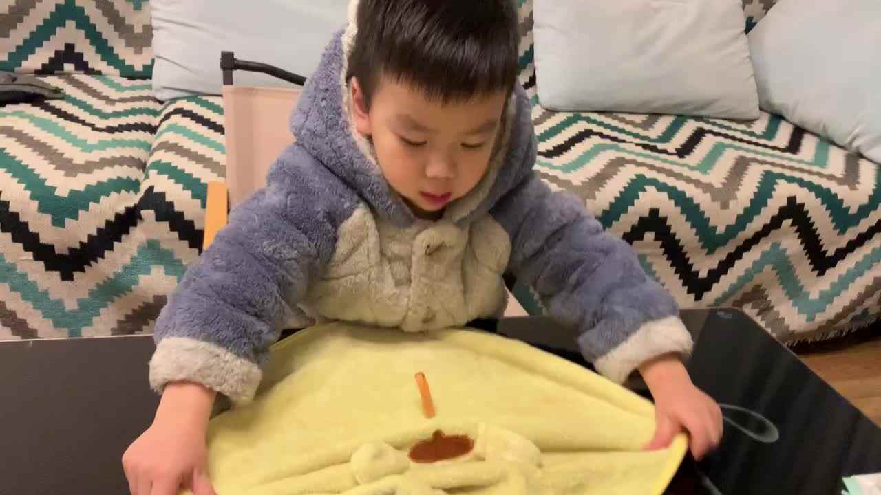 中B班杨育寒练习擦手