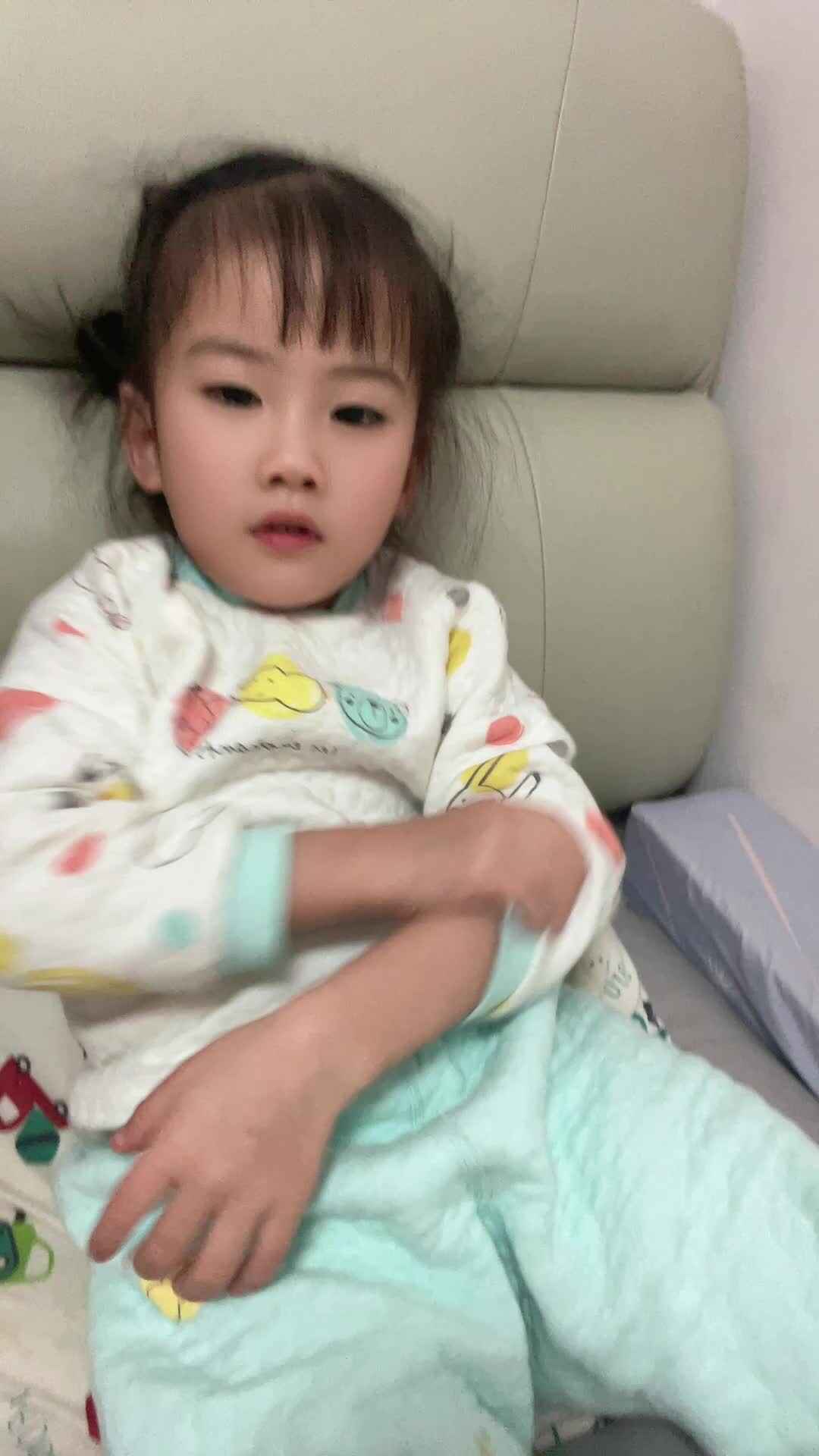 中B班 李曦蕊 练习撸袖子
