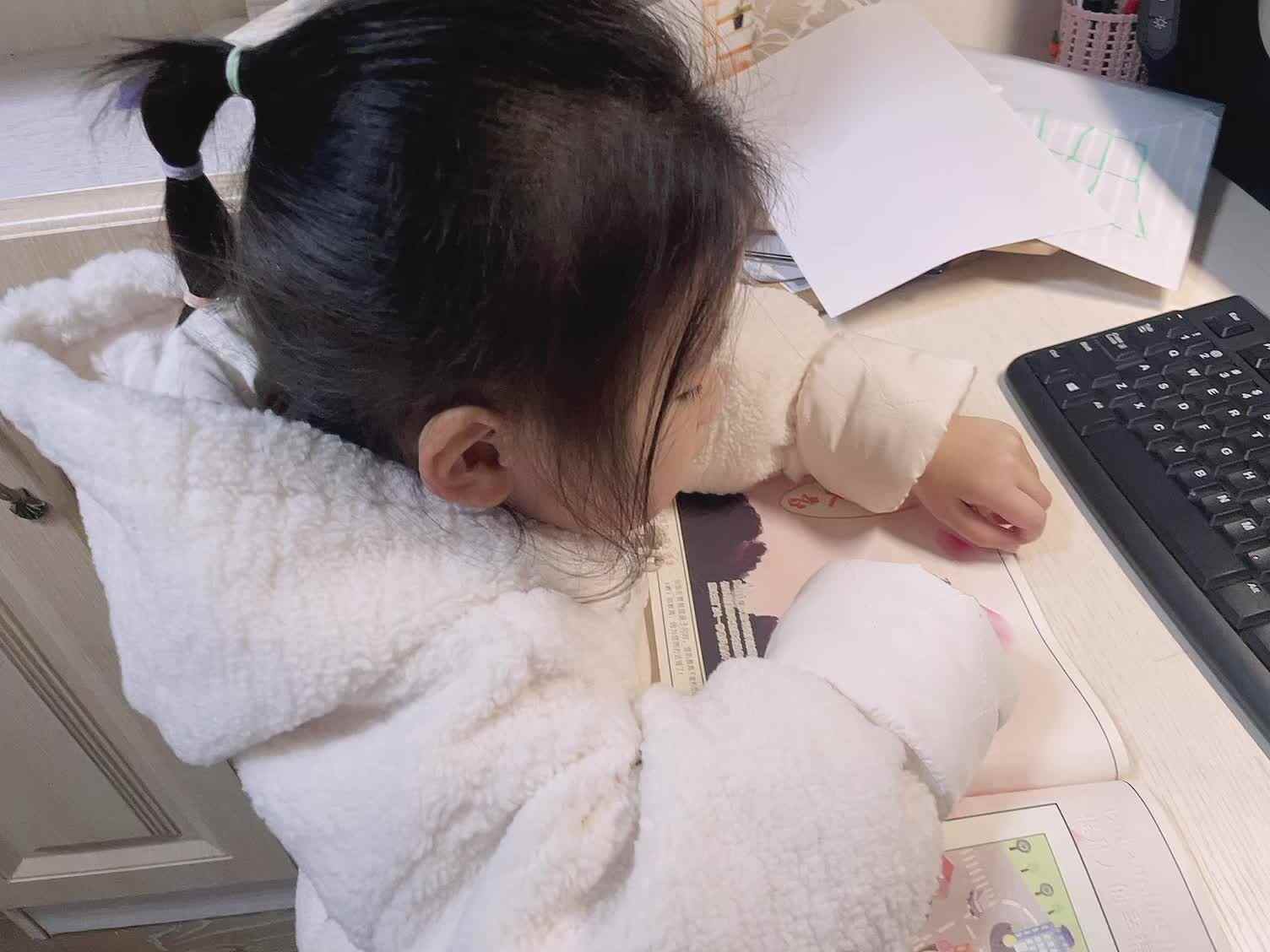 大B班蒲依诺2024.1.9日指读古诗(凉州词.其一).mp4