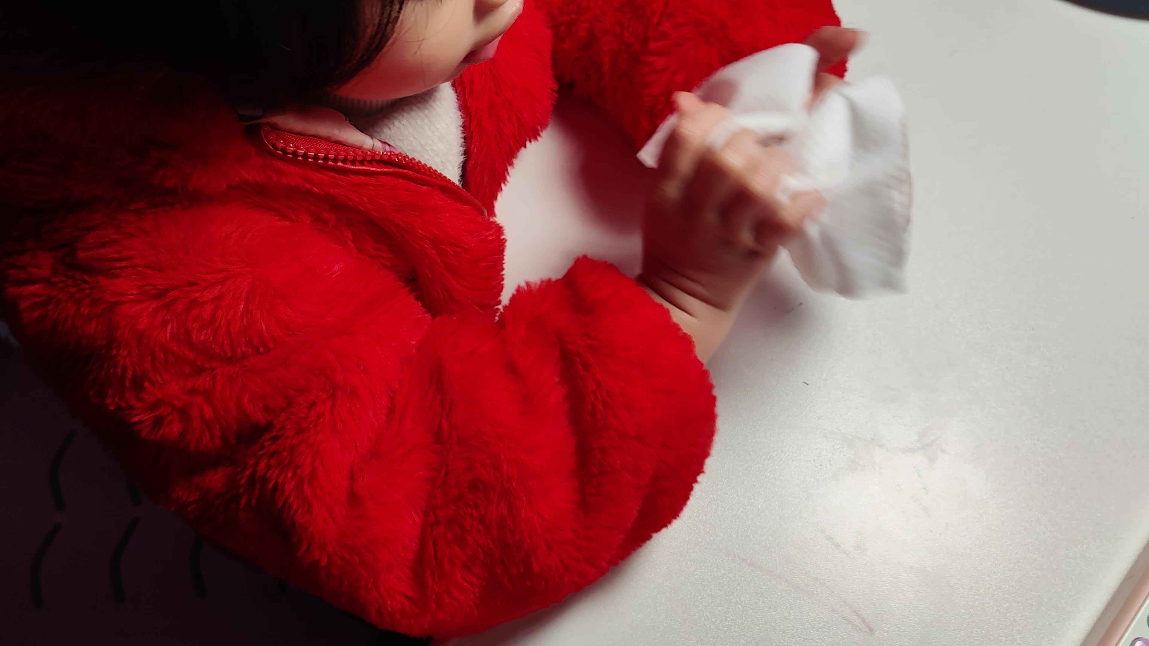 中B班徐子伊练习擦手