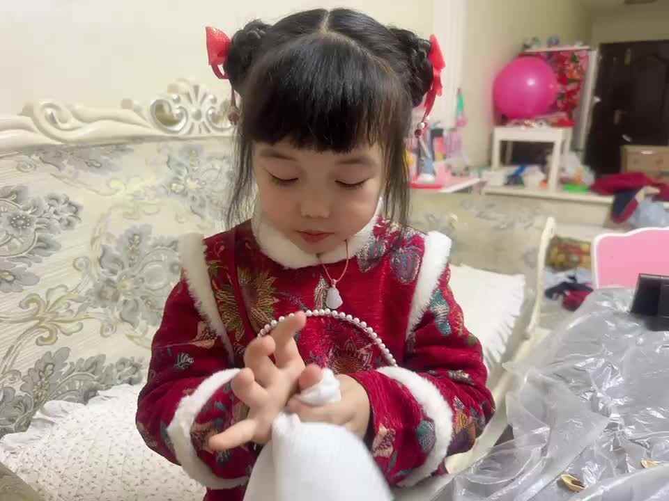 ⁣⁣⁣20240112中B班舒琳芯擦手