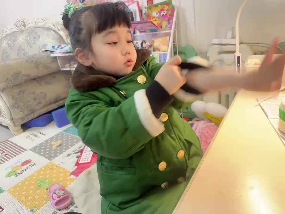 ⁣20240125中B班舒琳芯挽袖子