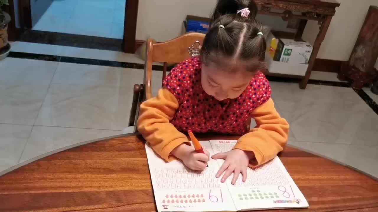 李芊仪写数字19