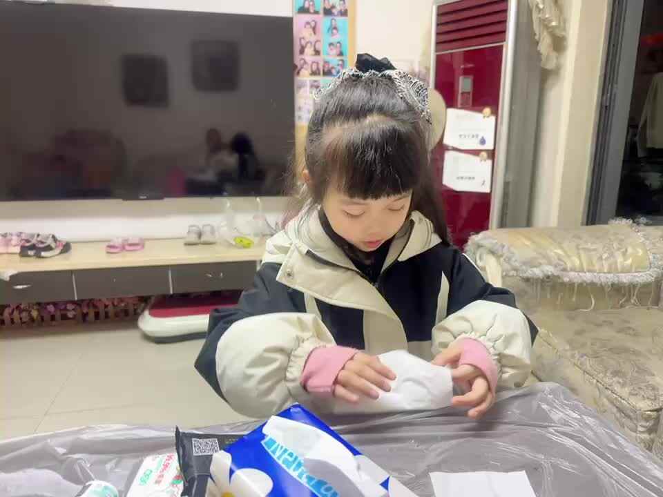 20240109中B班舒琳芯擦嘴