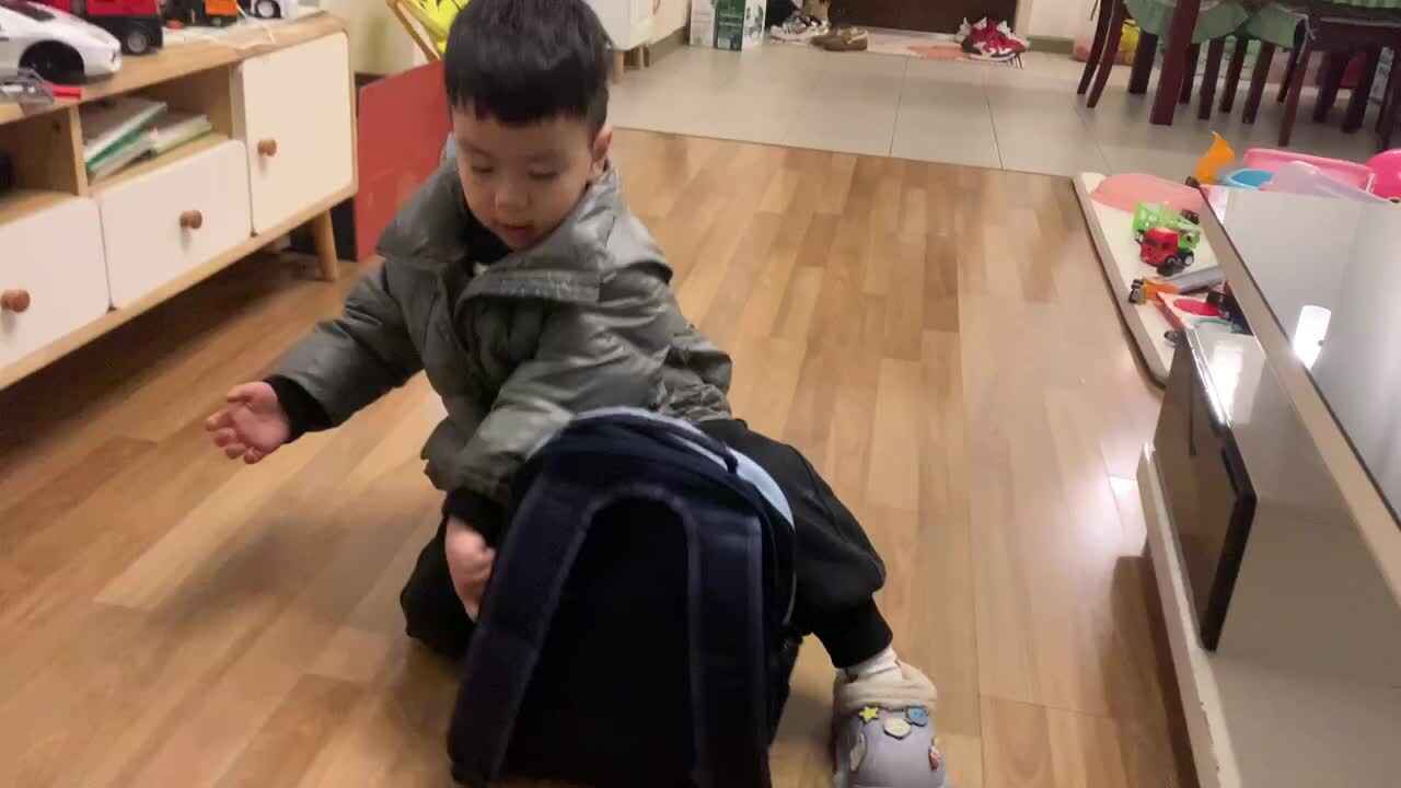 中B班杨育寒数书包格子