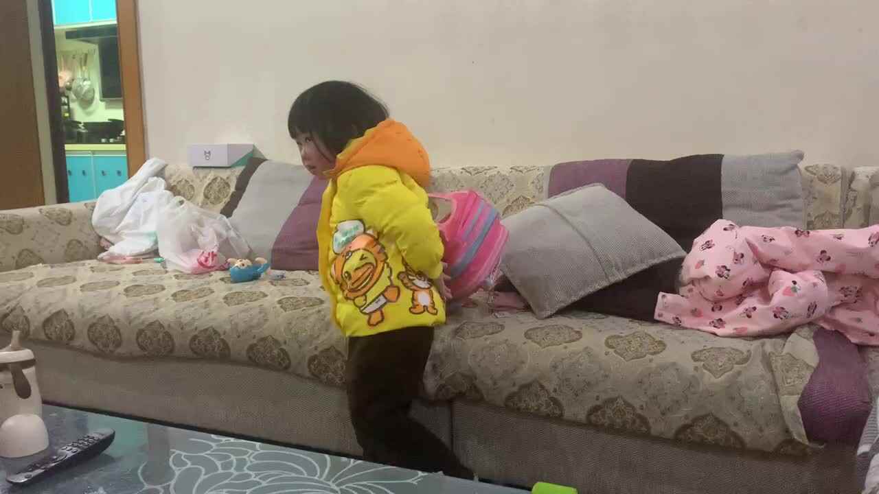 小A班2024.2.27张艺涵-背书包.MOV