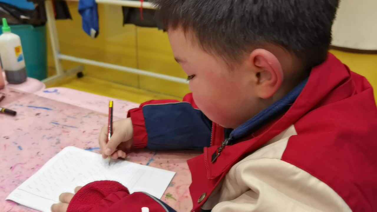 VID_20240228_180416.mp4