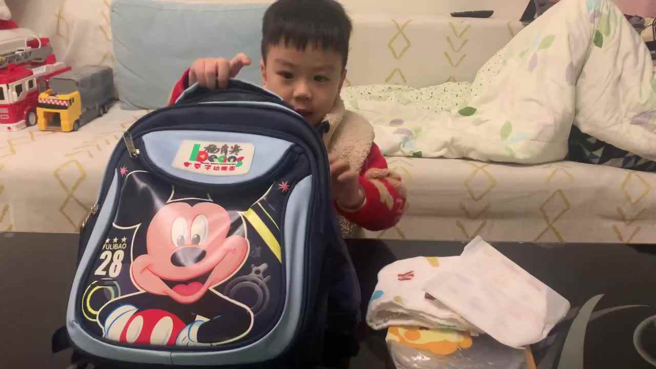 中B班杨育寒整理书包