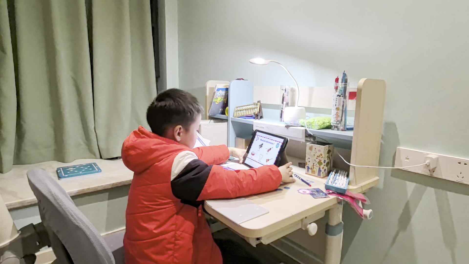 观看视频《朗读示范1》