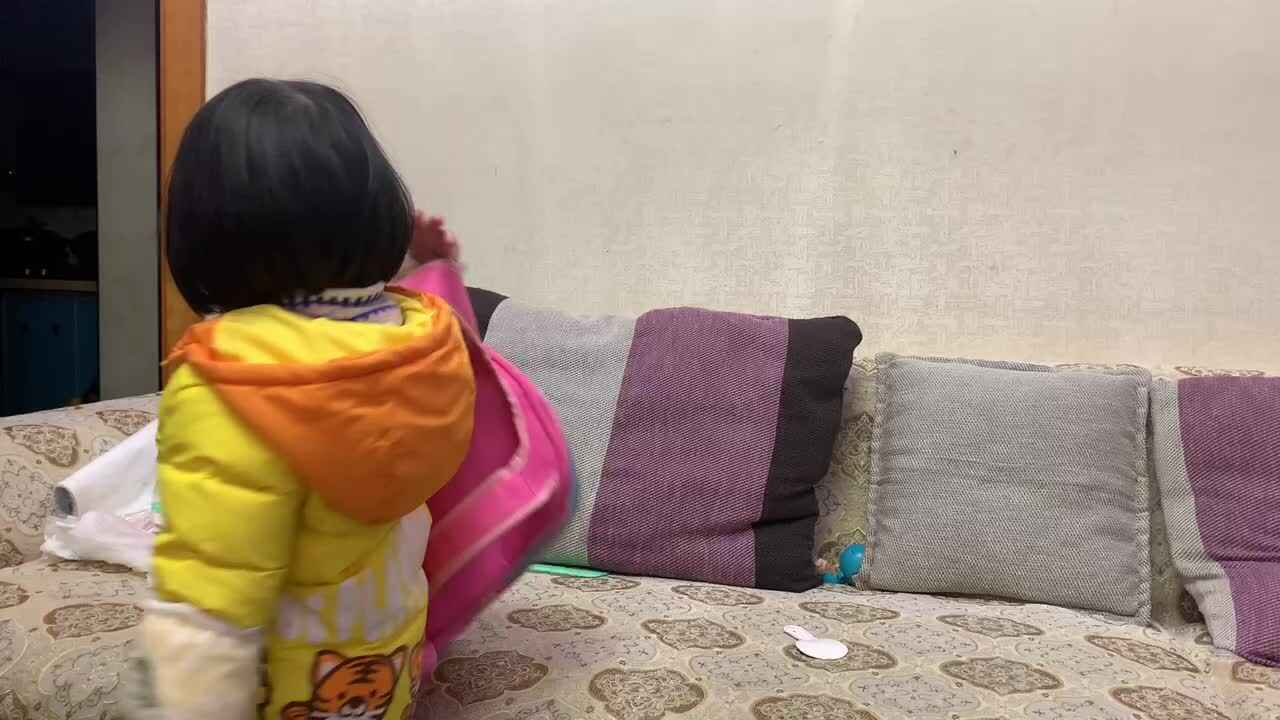 小A班2024.2.29张艺涵-背书包.MOV