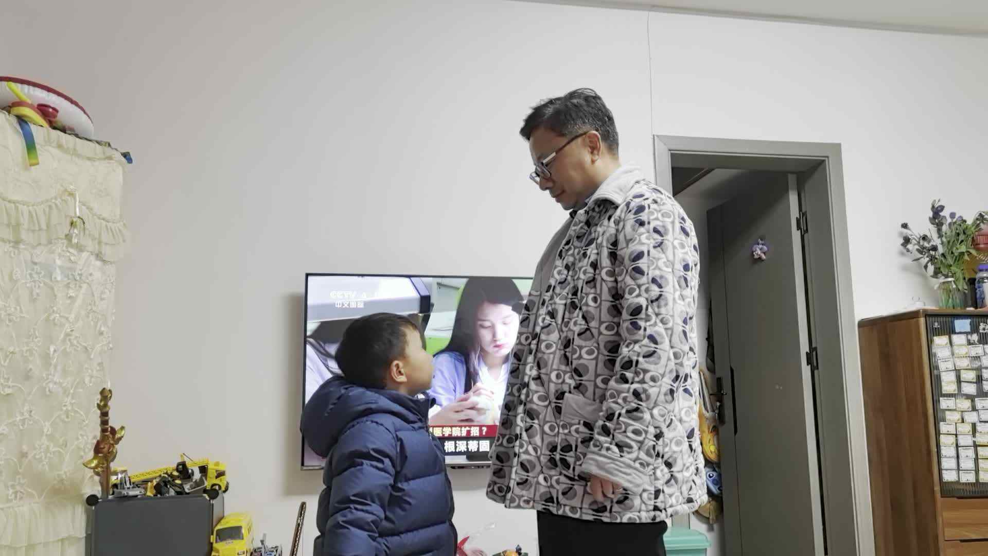 2024.2.23李梓睿与爸爸的亲情互动