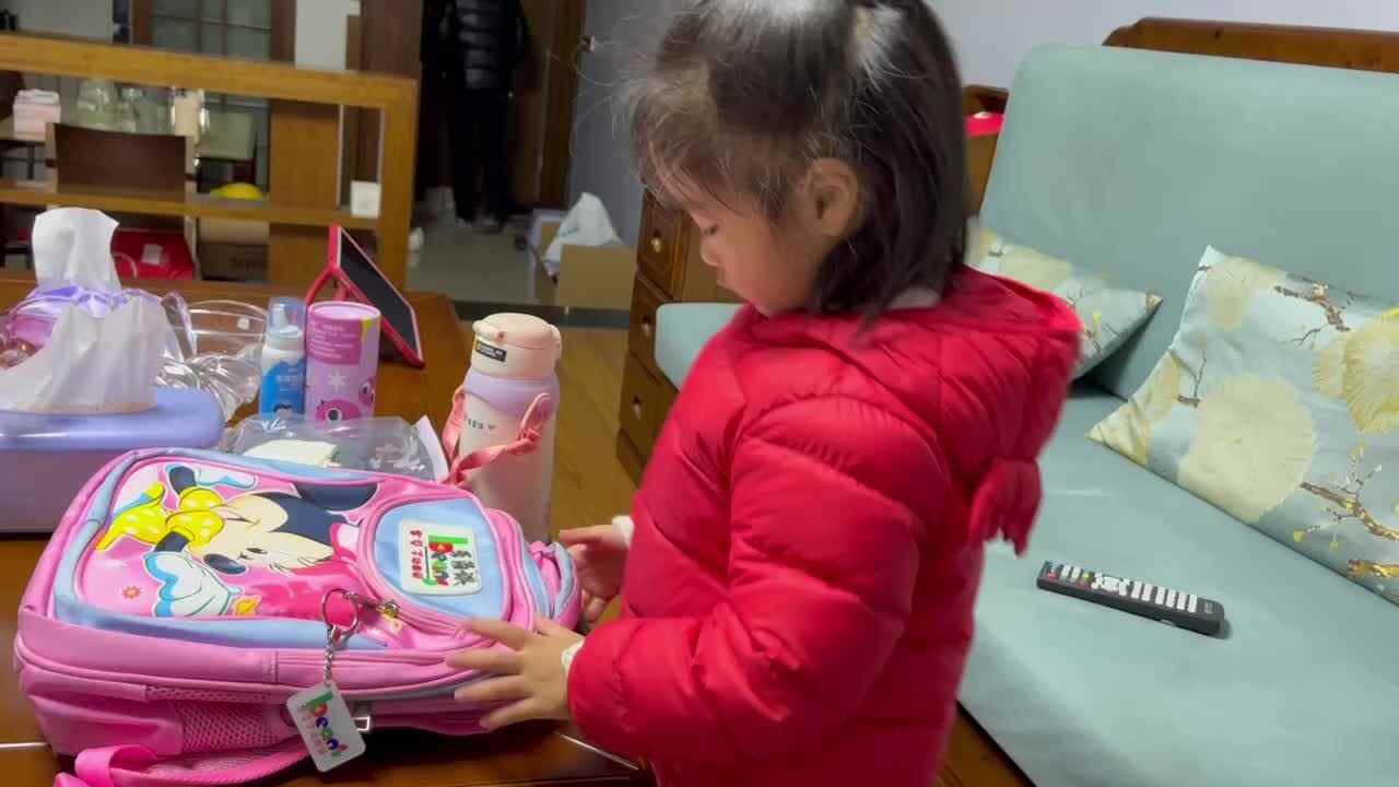 中B班李茵琪练习整理书包