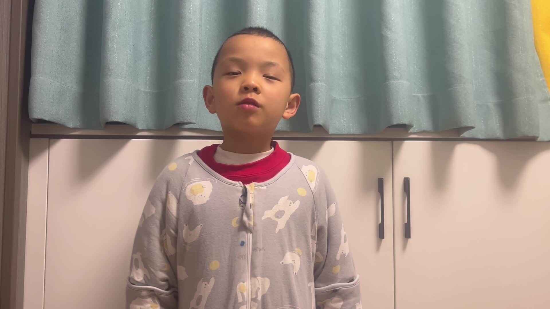 学前B班温志成背诵<月亮歌>