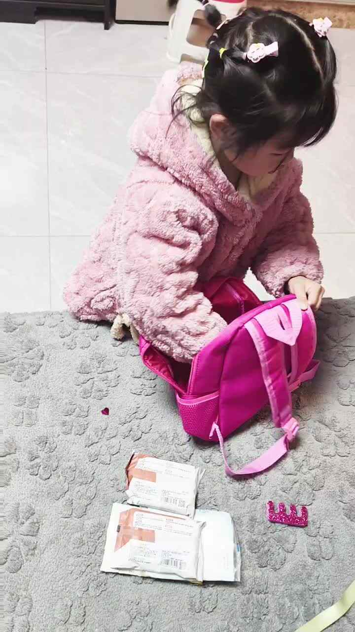 中B班徐子伊练习整理书包