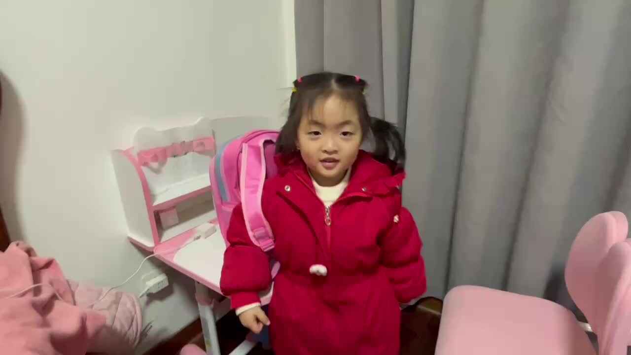 小A班2024.2.26艾琰茹— 背书包