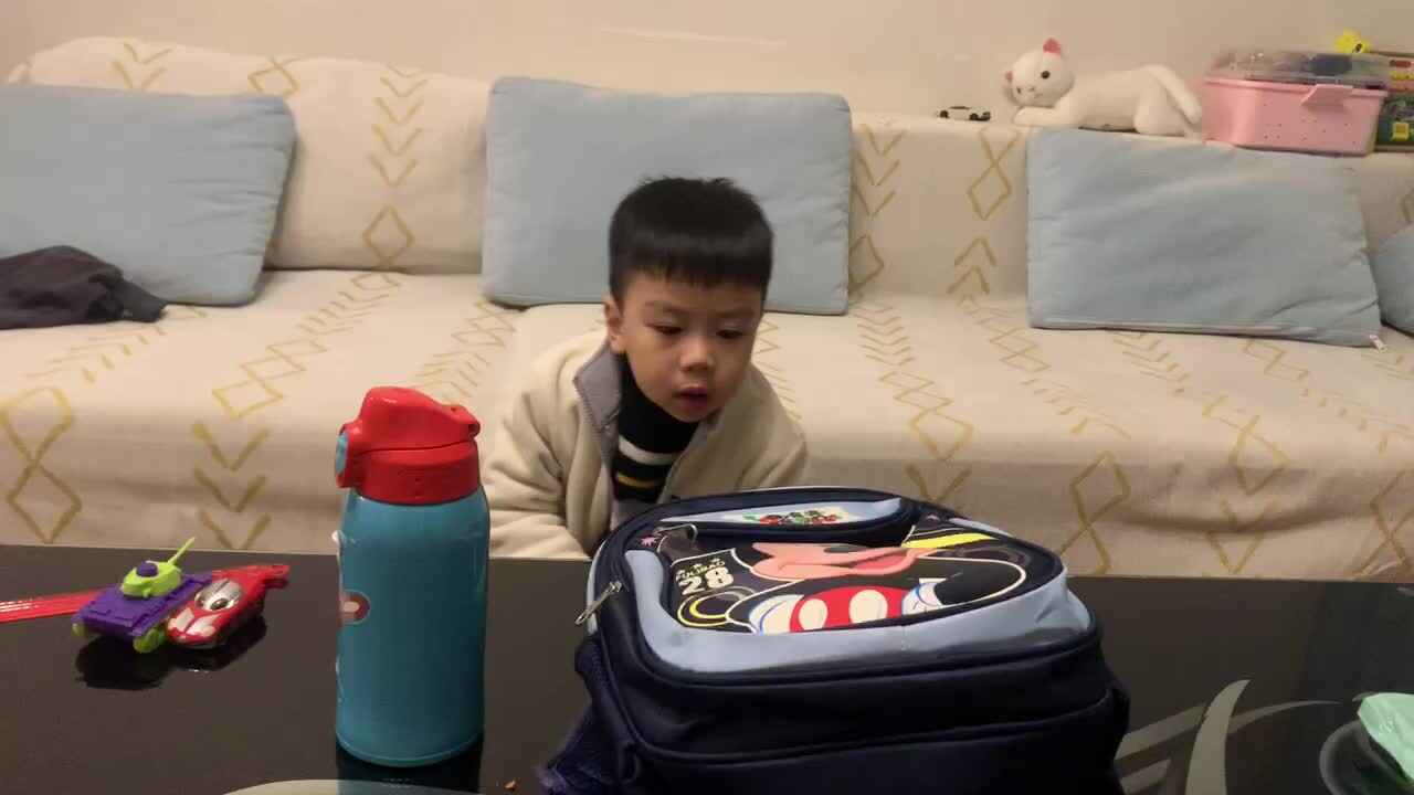 中B班杨育寒练习整理书包