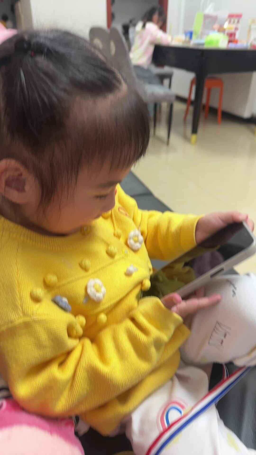 中B班 李曦蕊 观看英语视频