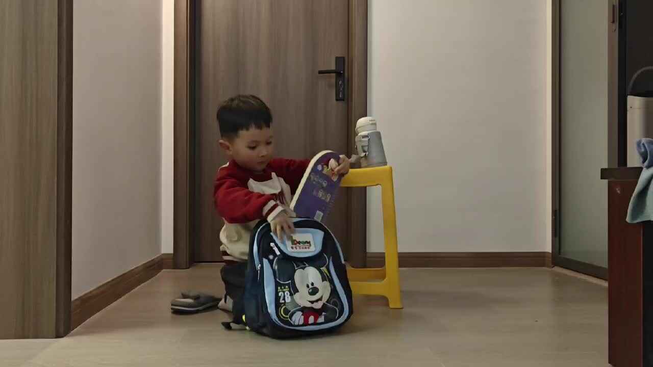 中B班王千与整理书包视频