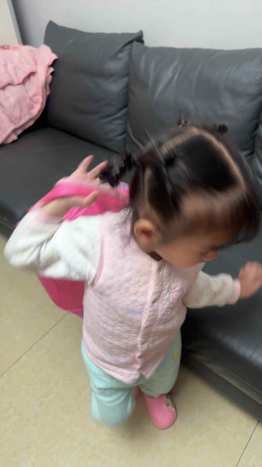 中B班 李曦蕊 练习背书包