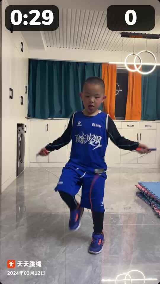 学前B班温志成拍球练习 2024.03.12 .