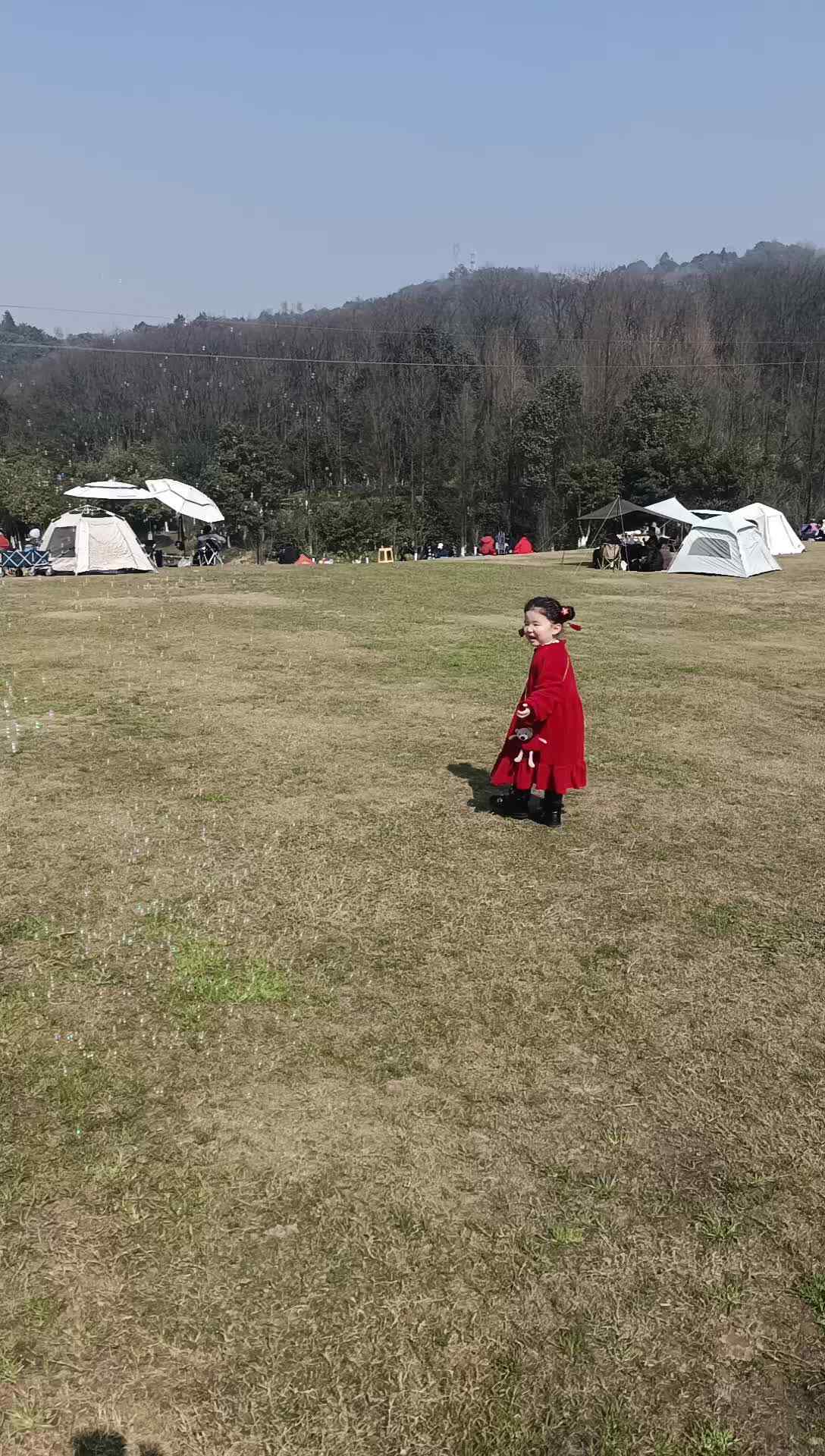 2024.3.1中B班张希悦（吹泡泡）.mp4