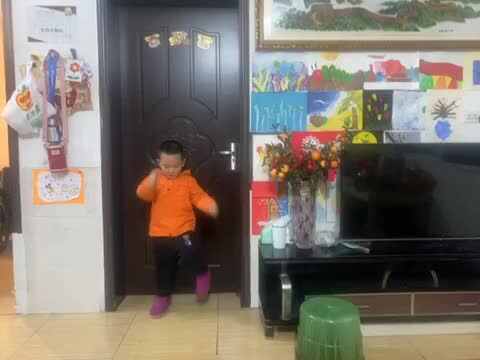 中B班赵芃栎踏步练习