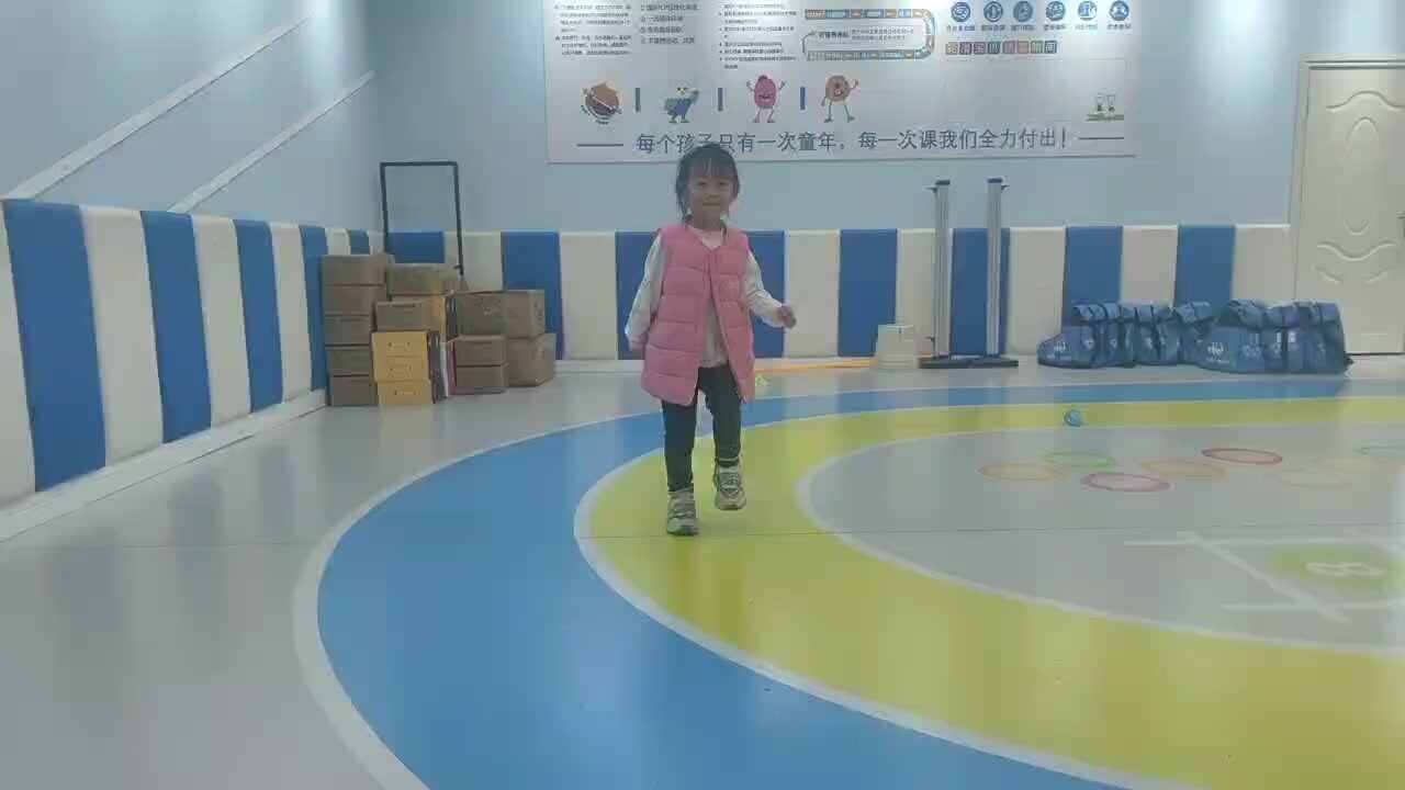 中B班谭诗锜练习踏步走