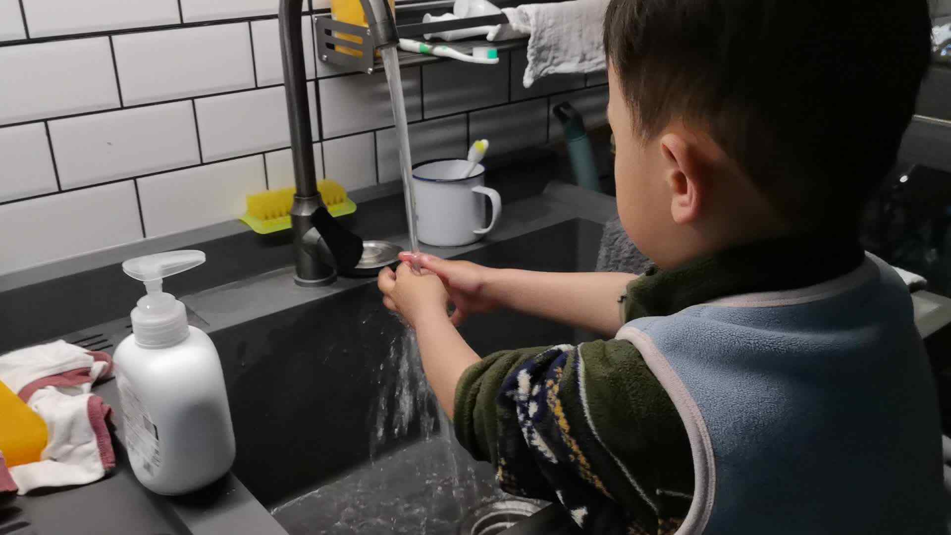 中B班 王千与洗手练习