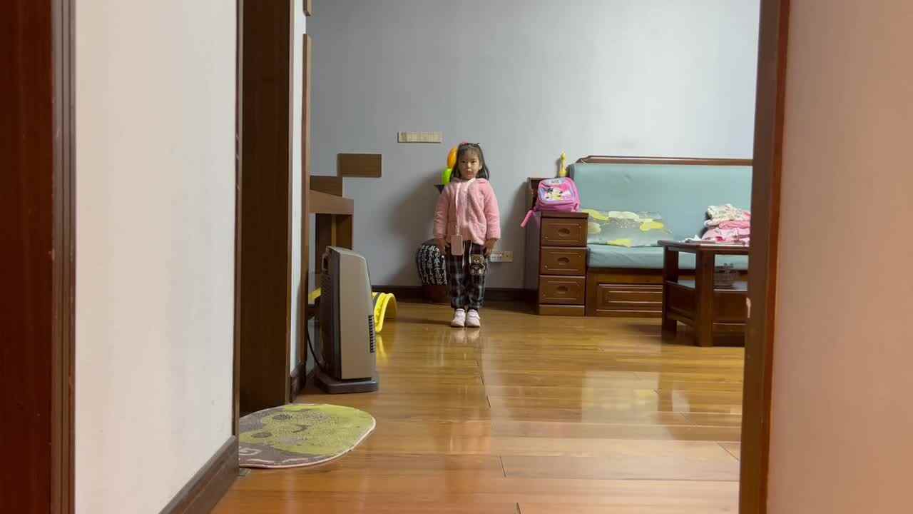 中B班李茵琪练习踏步走.MOV