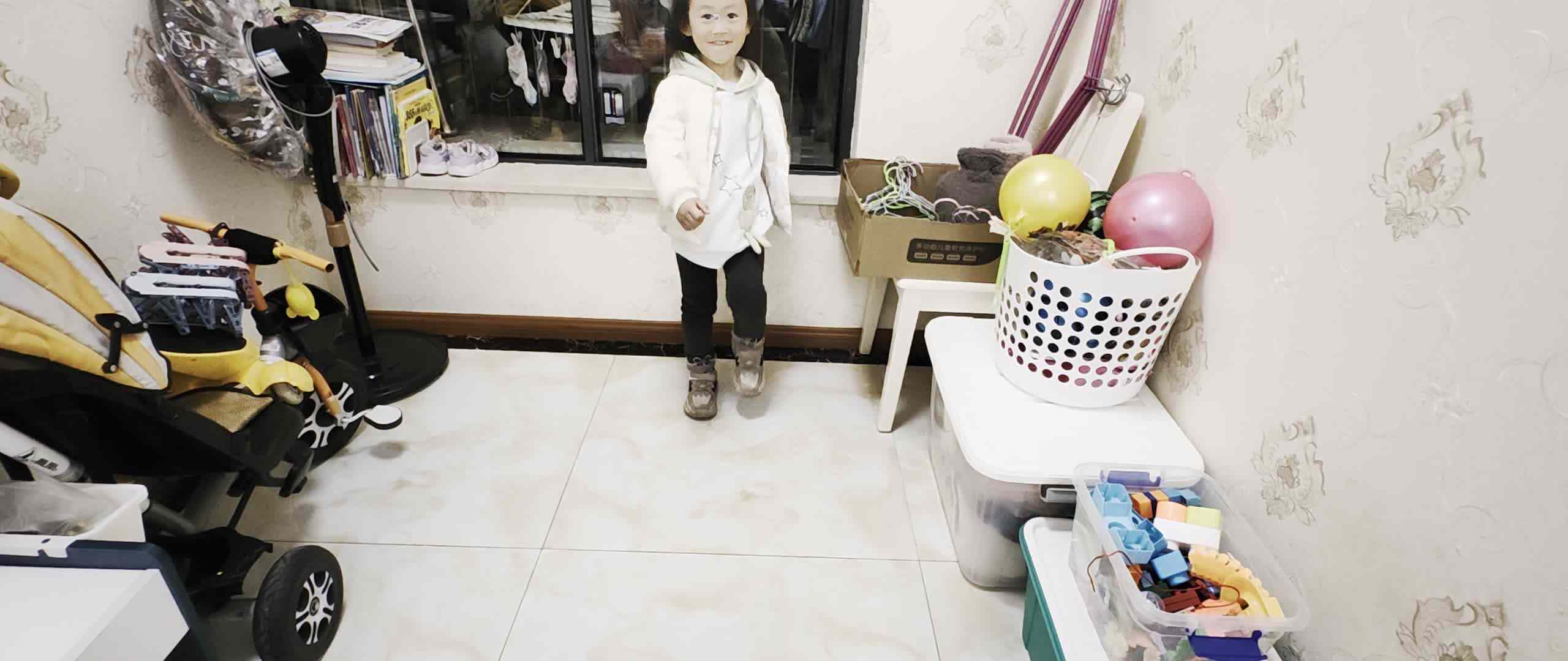 中B班谭诗锜练习踏步走