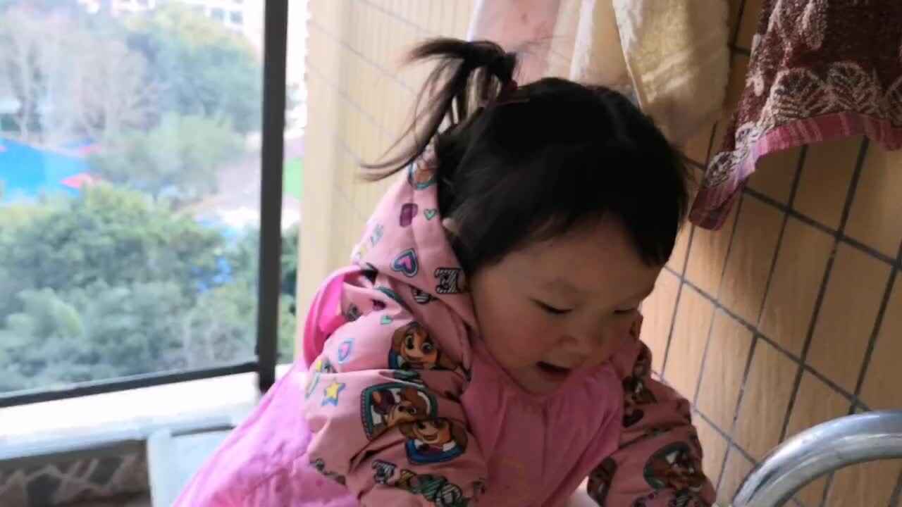 中A班李盈莹 自己洗手